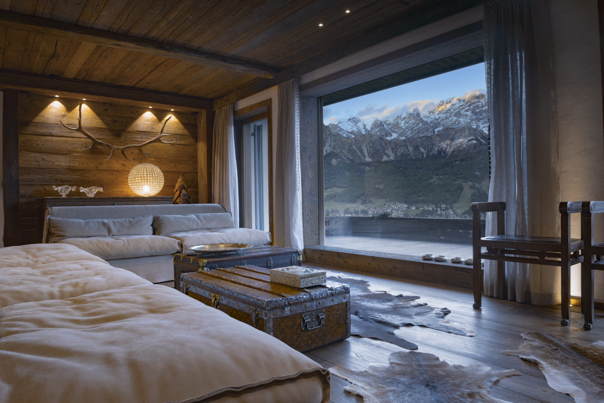 бани в современном стиле с панорамными окнами. дом шале с панорамными окнами. фахверк в стиле шале. дома в стиле шале с панорамными окнами. дом шале с панорамными окнами.