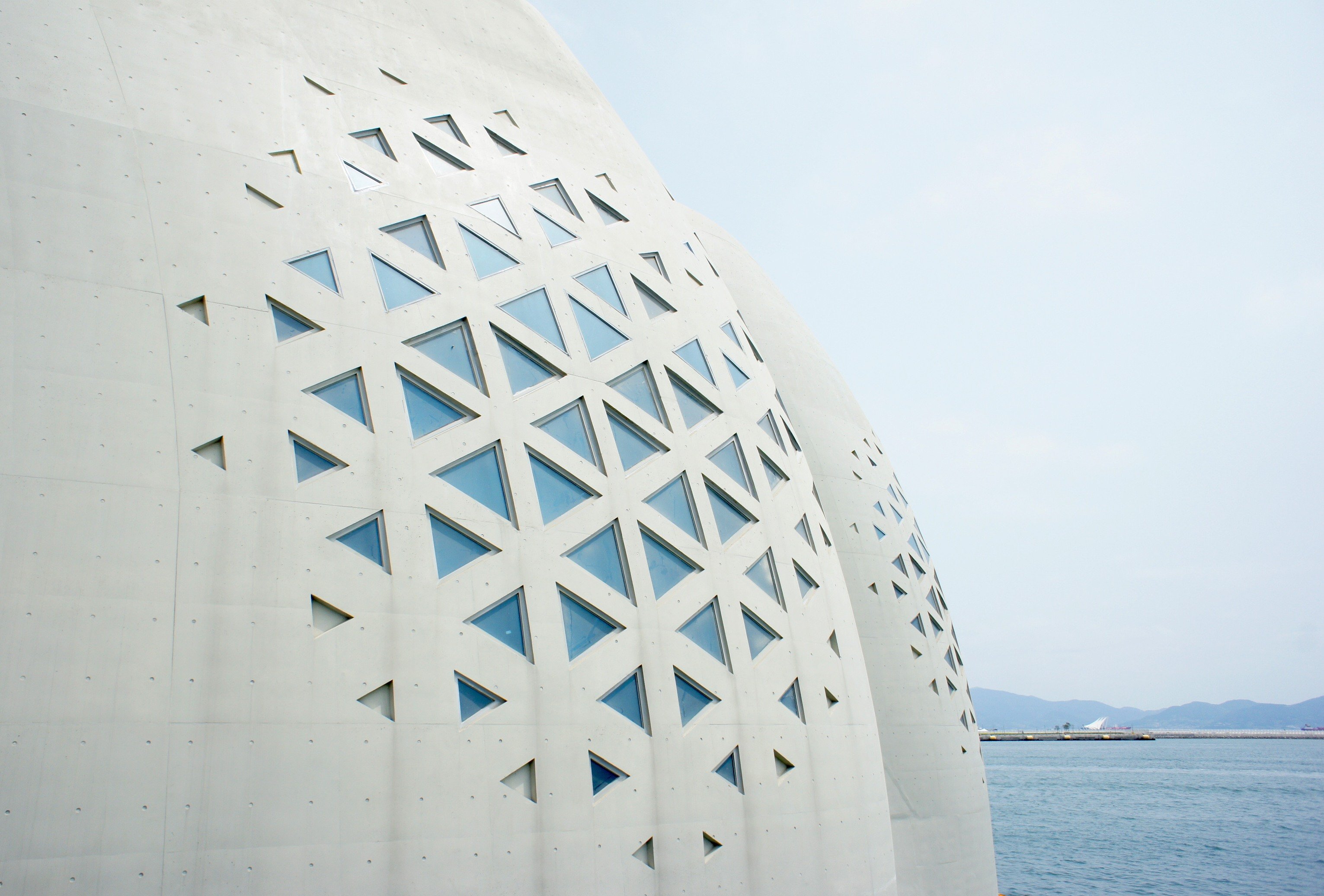 First architecture. Ocean Pavilion, Soma Architecture, Корея. Выставочный павильон one Ocean. Кинетика в архитектура. Кинетический фасад.
