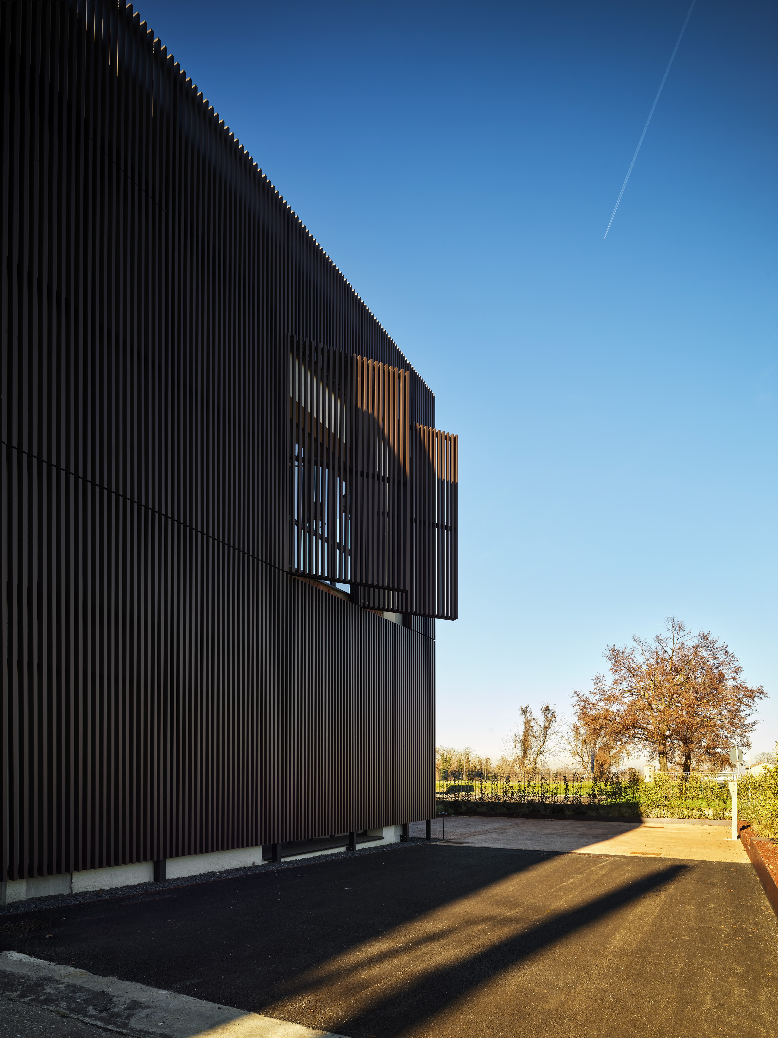 Bianchi Carlo UNO DI NOI ! Rivenditore Autorizzato Fossati a Piacenza in  via Raffaele Fulgosio 10. Uno show-room che vi mostrerà le soluzioni Fossati  per ogni vostra esigenza. Design, storia e innovazione, image size:3239x4320