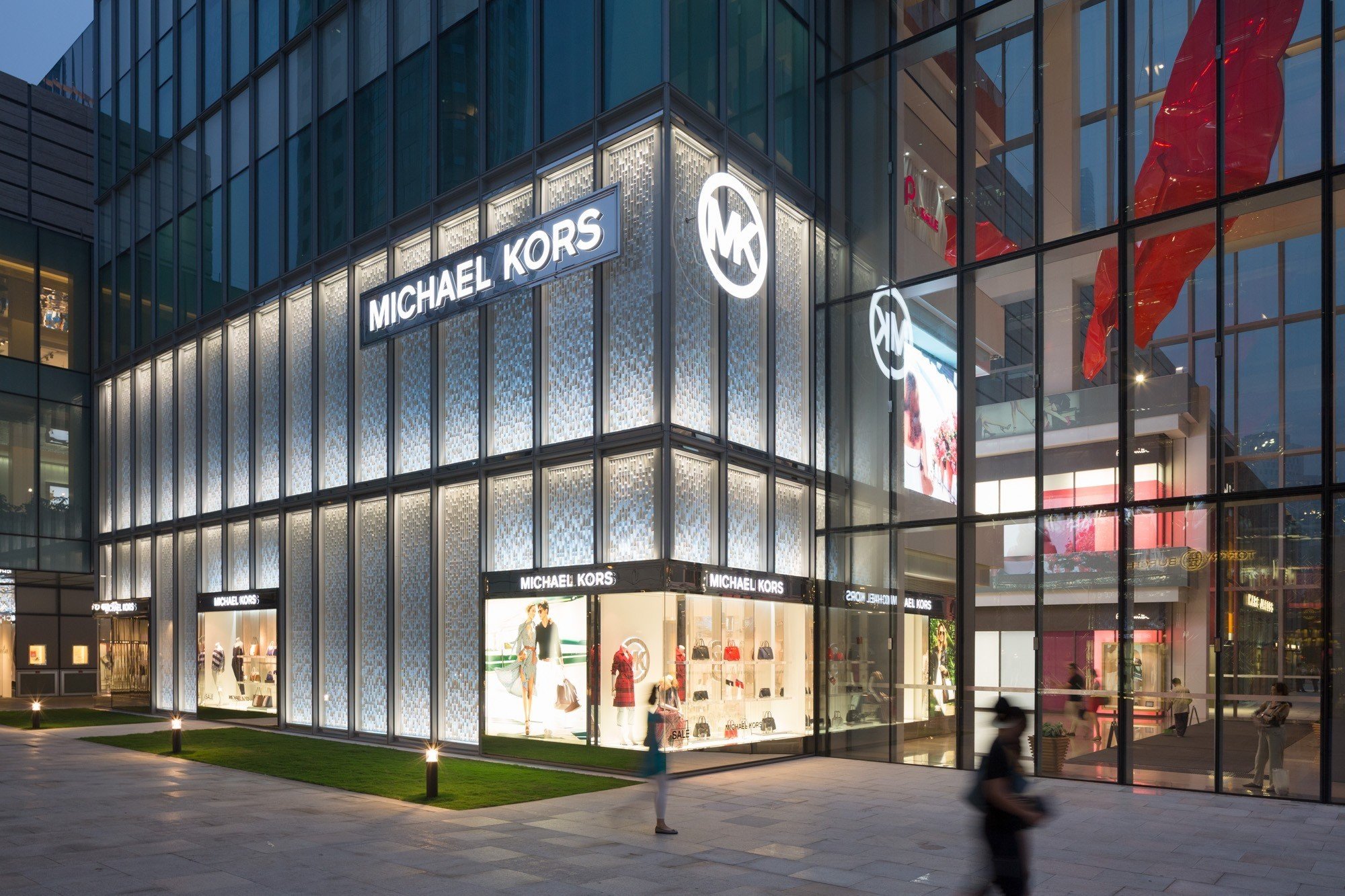 Michael Shanghai Flagship - Picture gallery 2
