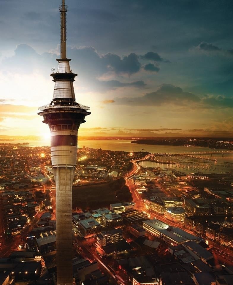 Nhà kiến trúc sư Moller đã thiết kế Tháp Sky với tinh thần cho tương lai. Toà nhà tuyệt đẹp này là niềm tự hào của Auckland. Cùng xem hình ảnh đẹp và đắm mình trong sự tinh tế và kiến trúc độc đáo của Tháp Sky.