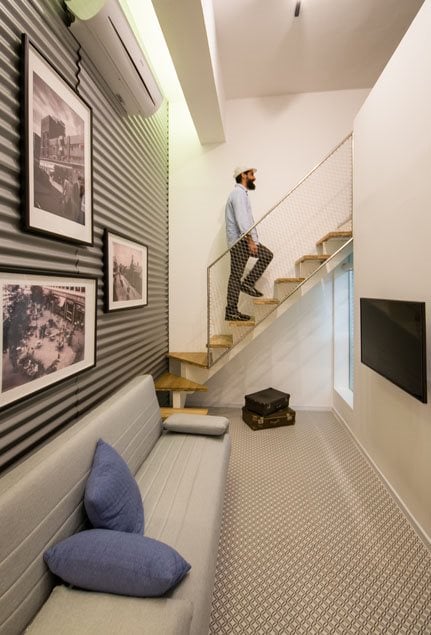 Maximizing Space in the Heart of Haifa: A Subversive 27sqm Apartment Transformation
