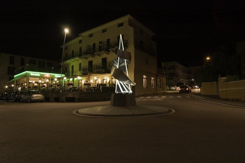 Illuminazione Scultura di Elvino Motti - Rotonda Piazza Trieste