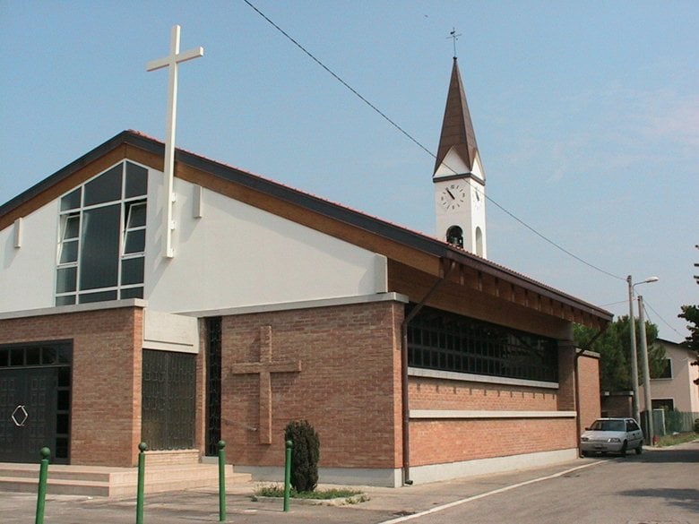 Intervento di modifica della chiesa della Natività di Gesù Cristo a Villabona - Marghera (VE)