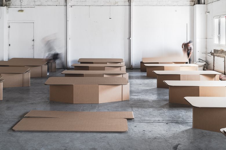 Humanitaria - Cardboard beds for emergencies