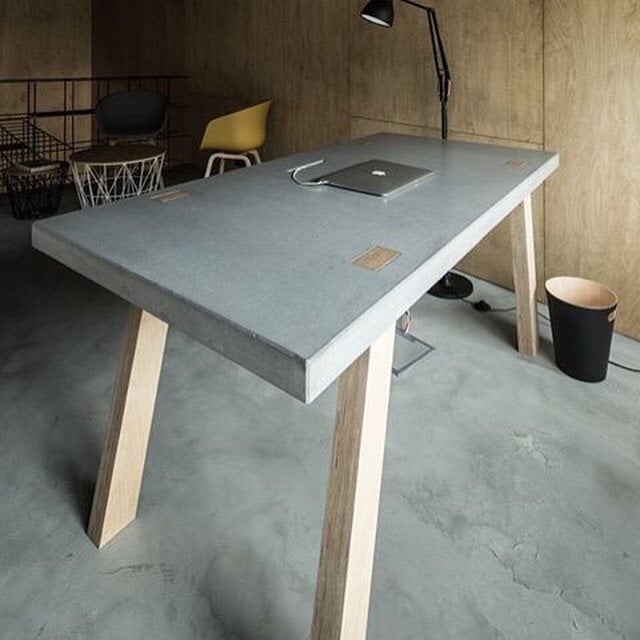 Concrete table renit beton