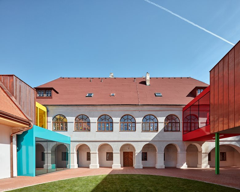 Elementary School Vřesovice