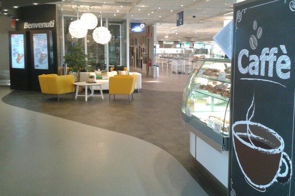the new restaurant in the ikea store of Naples