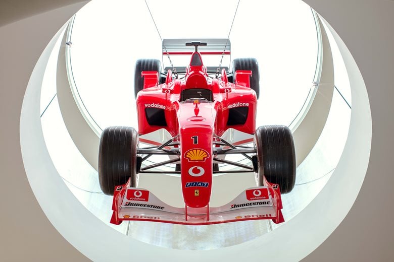 Il nuovo centralissimo flagship store Ferrari a Milano