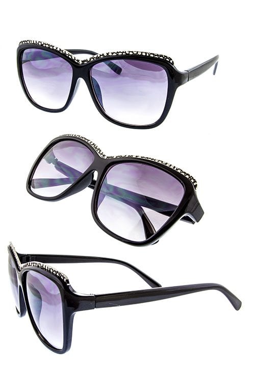 Getting trendy wholesale sunglasses at affordable prices!