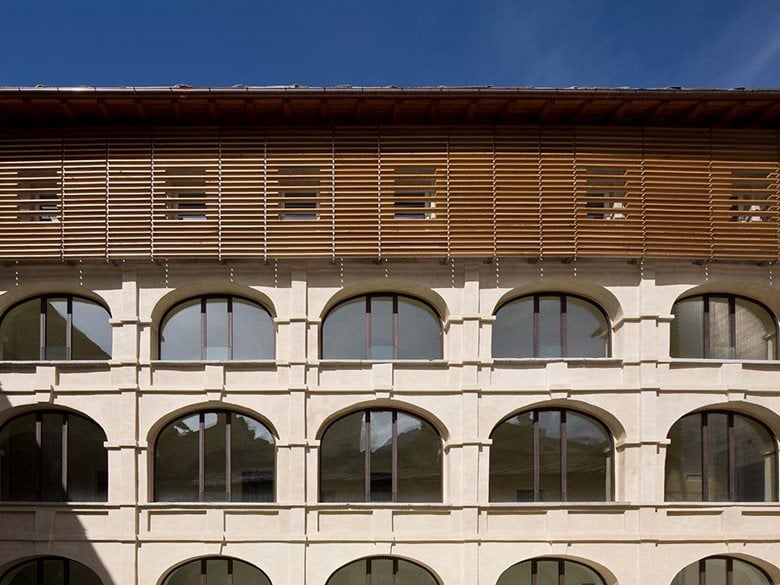 Restauro e rifunzionalizzazione del complesso monumentale "Maison Lostan" in Aosta a sede della Soprintendenza e riqualificazione di Piazza Caveri