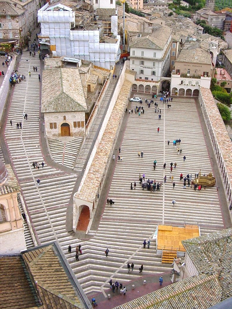 Restauro e consolidamento della piazza Inferiore della Basilica di San Francesco in Assisi