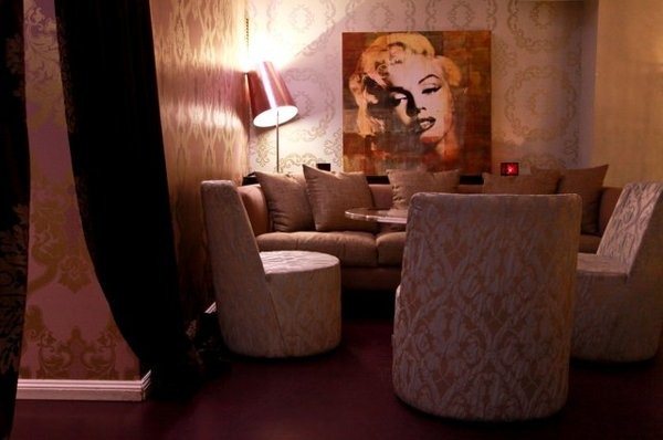Lounge bar by Lotodesign