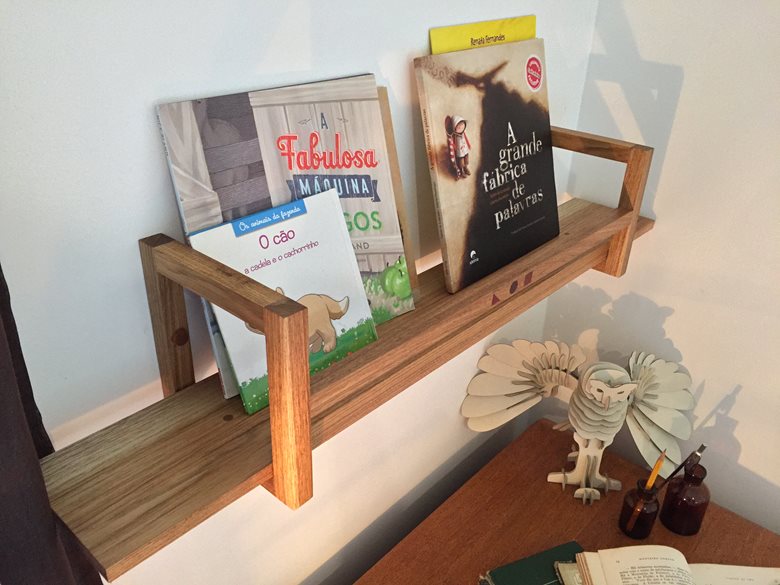 Bookshelf for children / "Emilia Shelf"