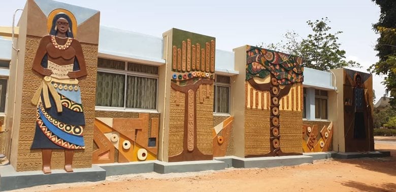 Rehabilitation de la bibliothèque universitaire de Lomé par des fresques murales