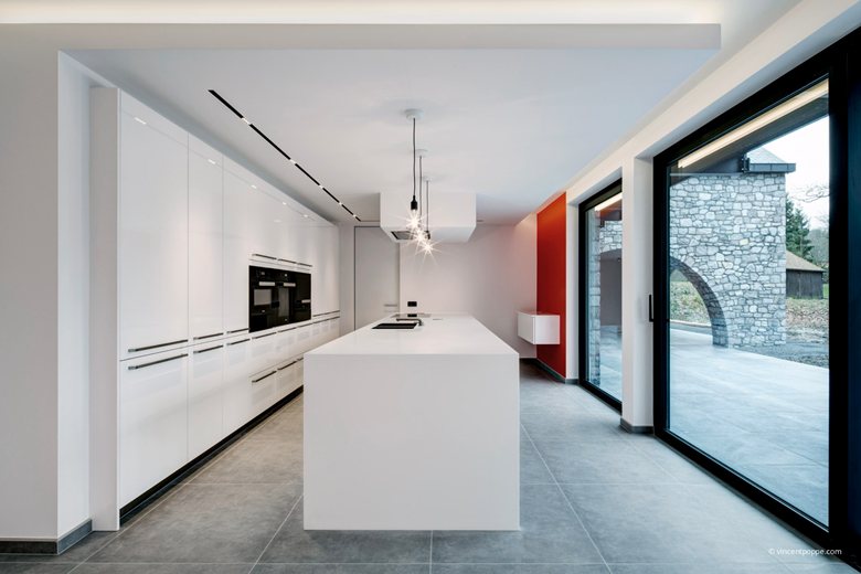 Villa contemporaine avec un design pur et minimaliste
