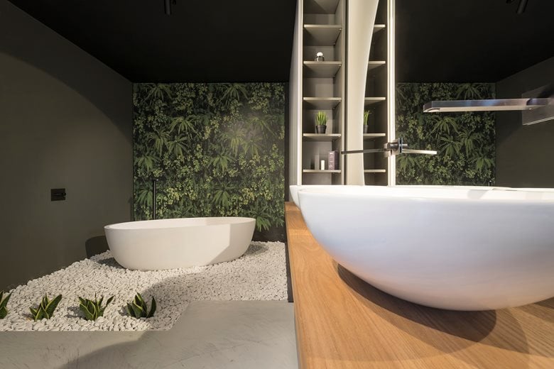Relax Design: Bathroom furniture in Luxolid