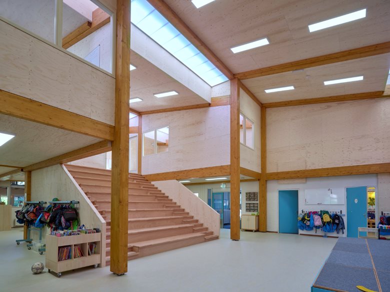 Primary school with a smart and circular intervention