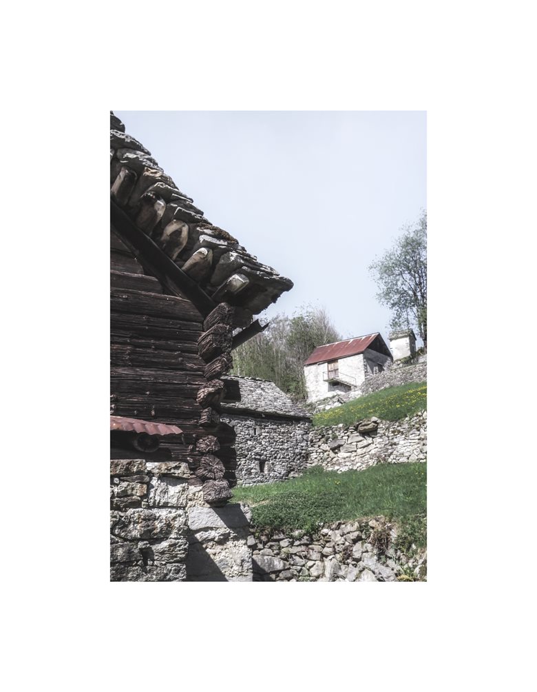 Architettura vernacolare ossolana: recupero di sette edifici a Cravegna