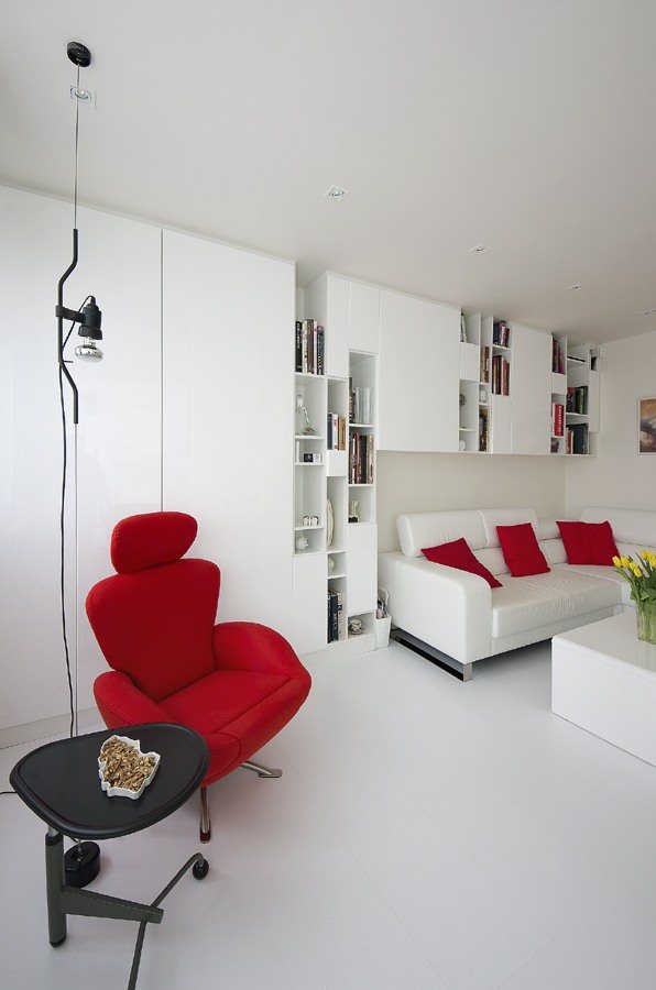 THE WHITE APARTMENT IN PRAGUE Eva Kubíčková