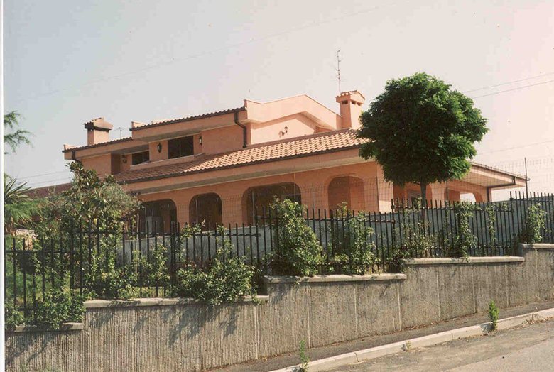 Villa bifamiliare a Parco Azzurro