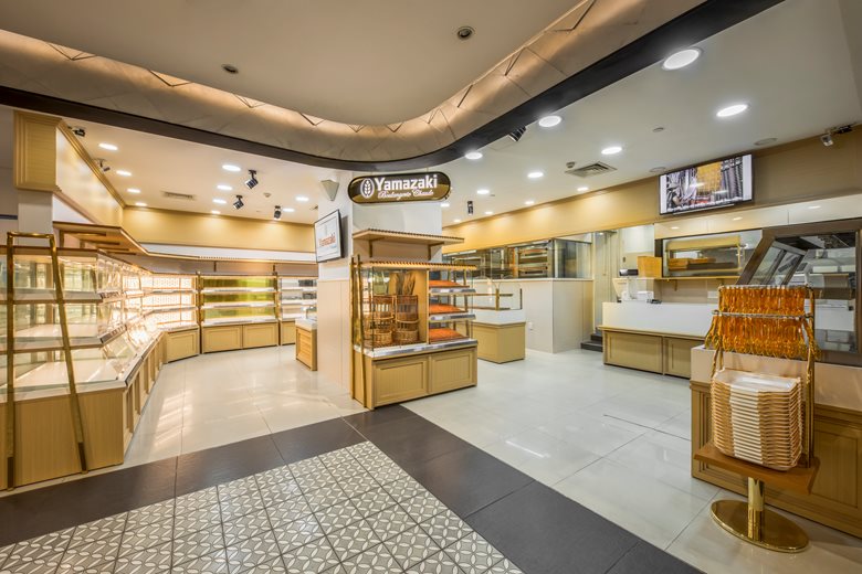 YAMAZAKI BAKERY Mamoru Maeda