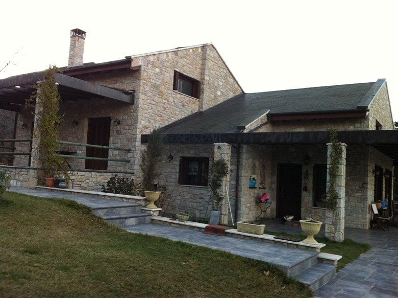 Private House at Neohori Plastira's Lake