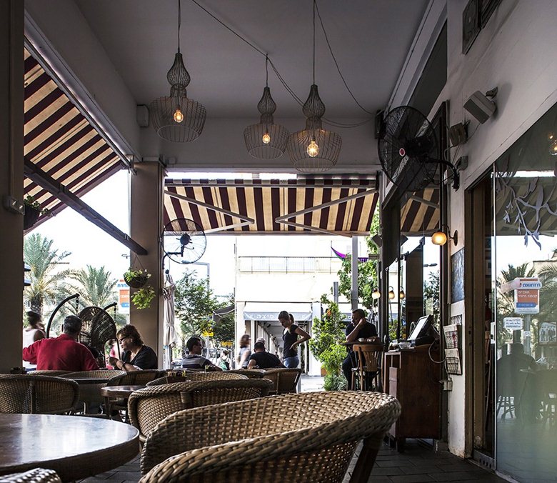 Horkanus cafe tel aviv Studio Beam lighting