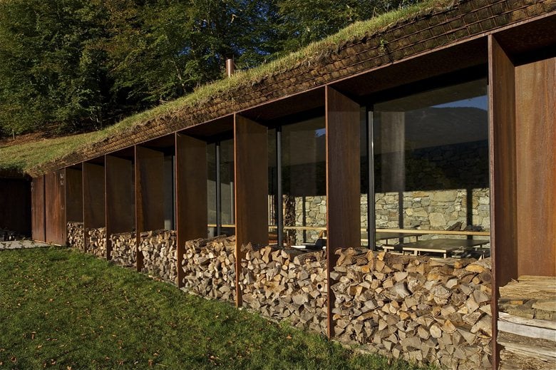 Extension of a barn in Pyrenees