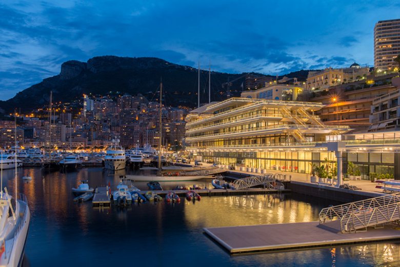 Club House Yacht Club a Montecarlo Arch. Foster & Partners