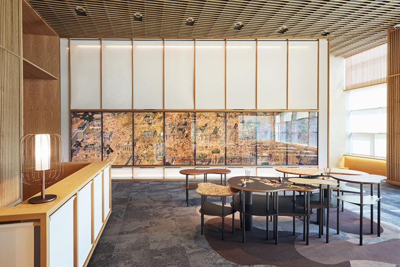  Immersive Digital Gallery