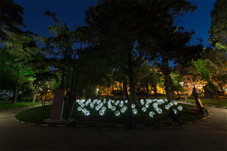 Light Field Public Installation in Istanbul by Praxis Landscape