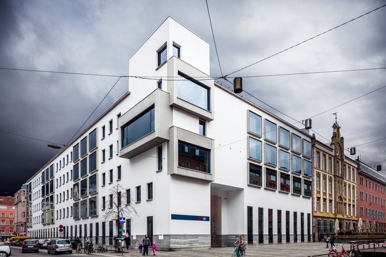 BTV Stadtforum in Innsbruck - Heinz Tesar Architect