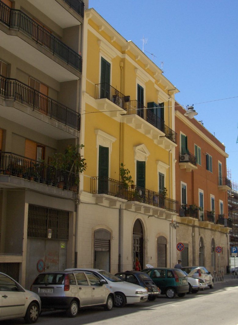 Restyling edificio residenziale in zona semicentrale a Bari