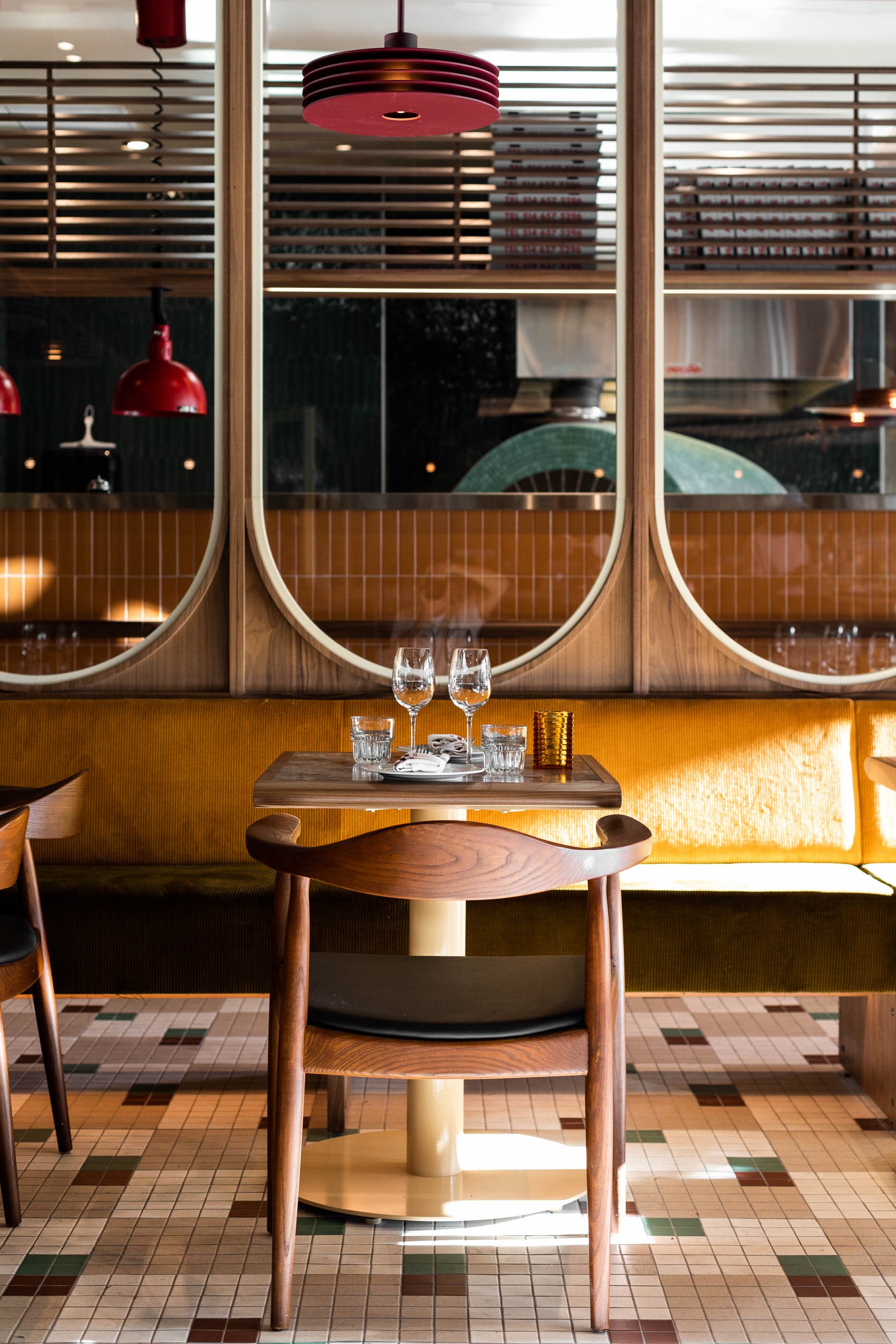 Ménard Dworkind outfits Montreal restaurant with custom wine storage