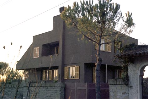  1974 Casa Bifamiliare  loc. Montecaminetto  Sacrofano  // 2002 Ampliamento con portico in adiacenza e scala esterna per servire il primo piano