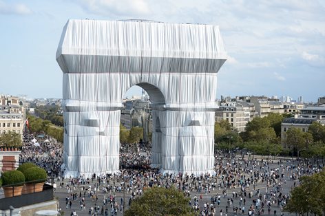 L' Arc de Triomphe, Wrapped | Christo and Jeanne-Claude