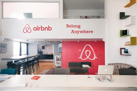 LAGO AT WORK Milano @Airbnb 