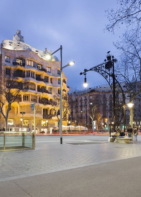 Passeig De Gracia Street in Barcelona, Spain Editorial Photography - Image  of place, avenue: 112026532