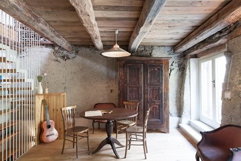 Renovation of an ancient mountain cabin