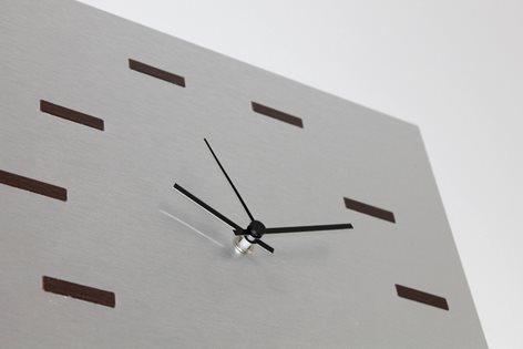 QUATTRO - pendulum wall clock