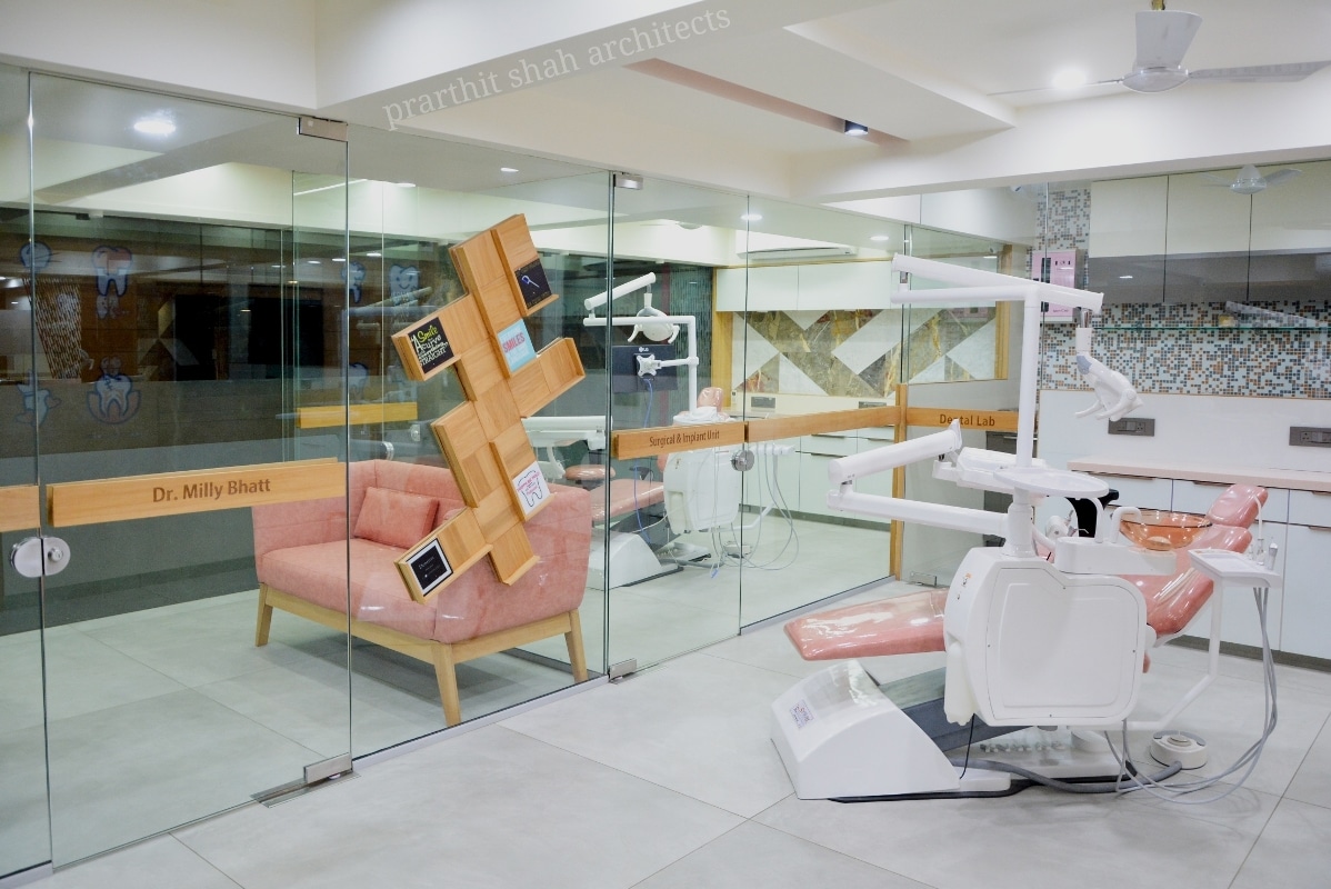 indian dental clinic interior design