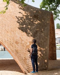 The Norman Foster Foundation: the Droneport Prototype