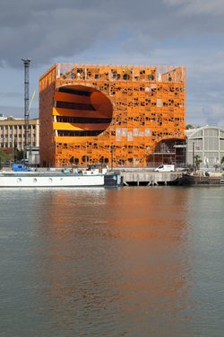 Le Cube Orange
