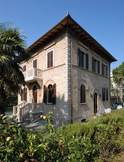 Ristrutturazione edilizia di villa di pregio storico-architettonico