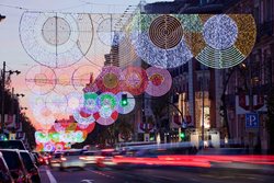 Serrano Street’s Christmas lighting