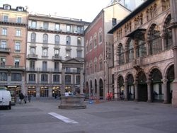 Progetto di restauro e D.L.  relativo alla pulitura e protezione della pavimentazione delle Piazze Storiche di Milano