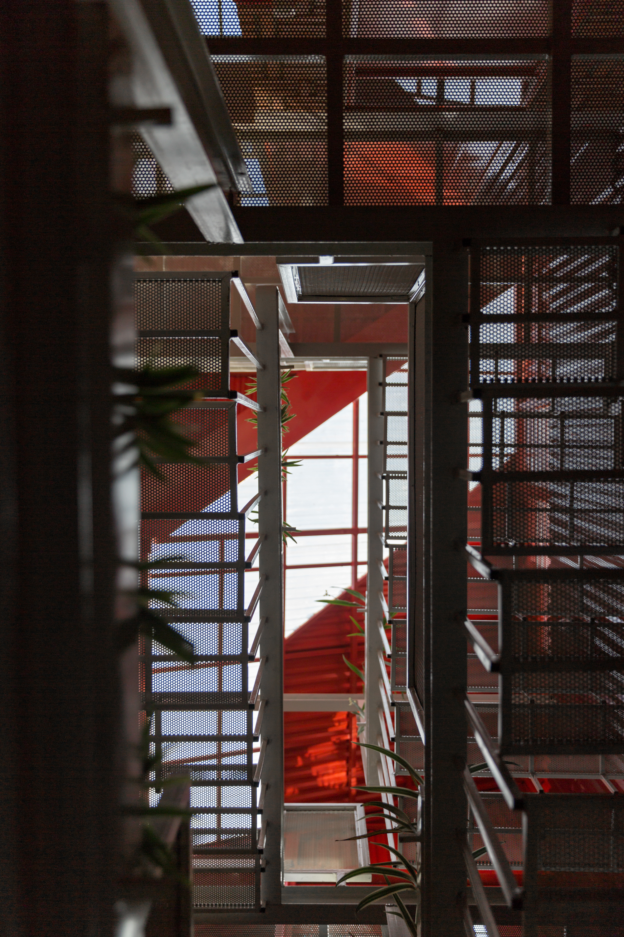 Gallery of Red Mirror Strips / Wise Architecture - 2