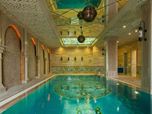 Luxurious oriental Pool