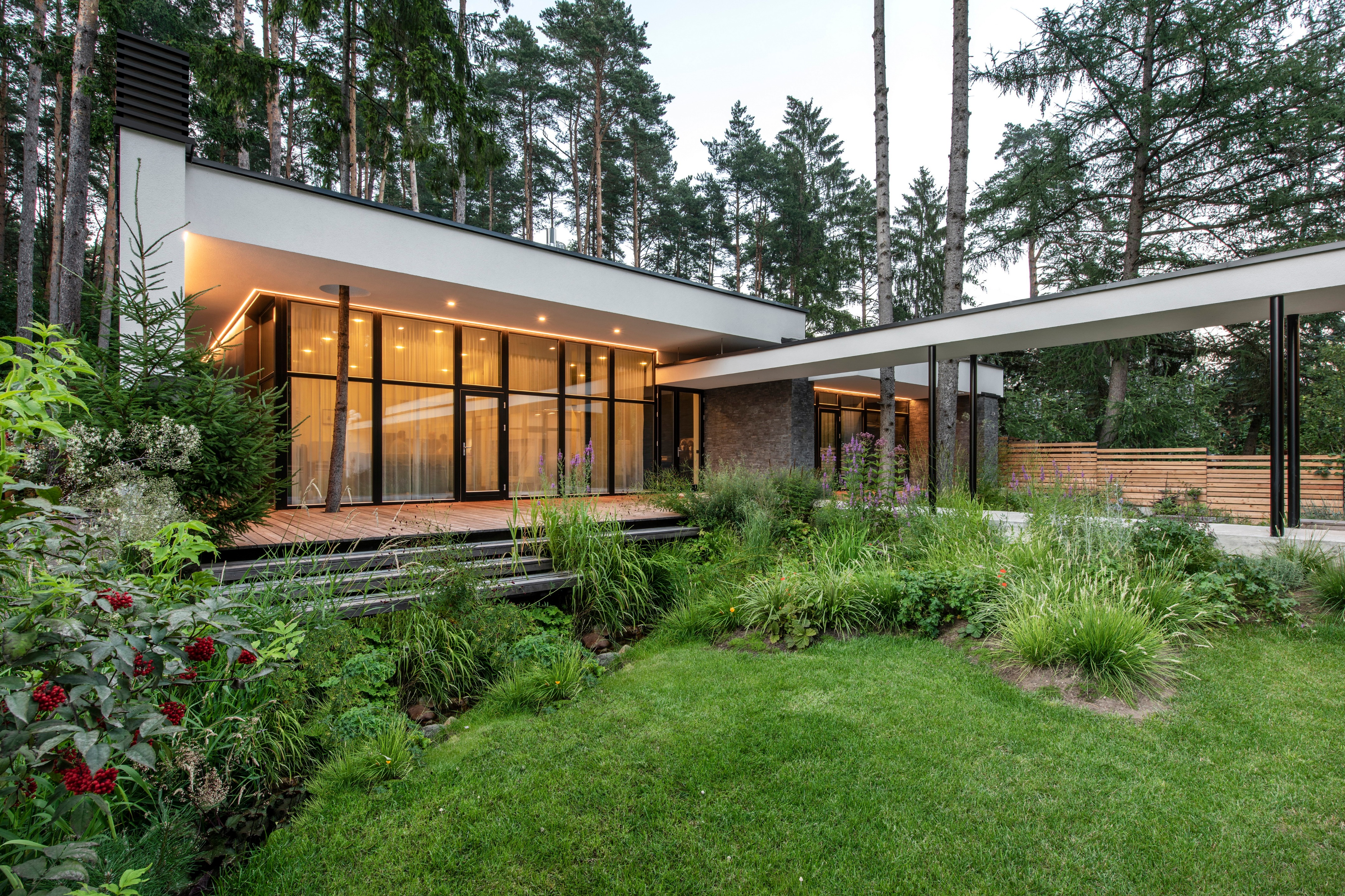 деревянный дом мост в онтарио. продам дом мосты. дом над оврагом. Bridge house joeb moore. песковская д.